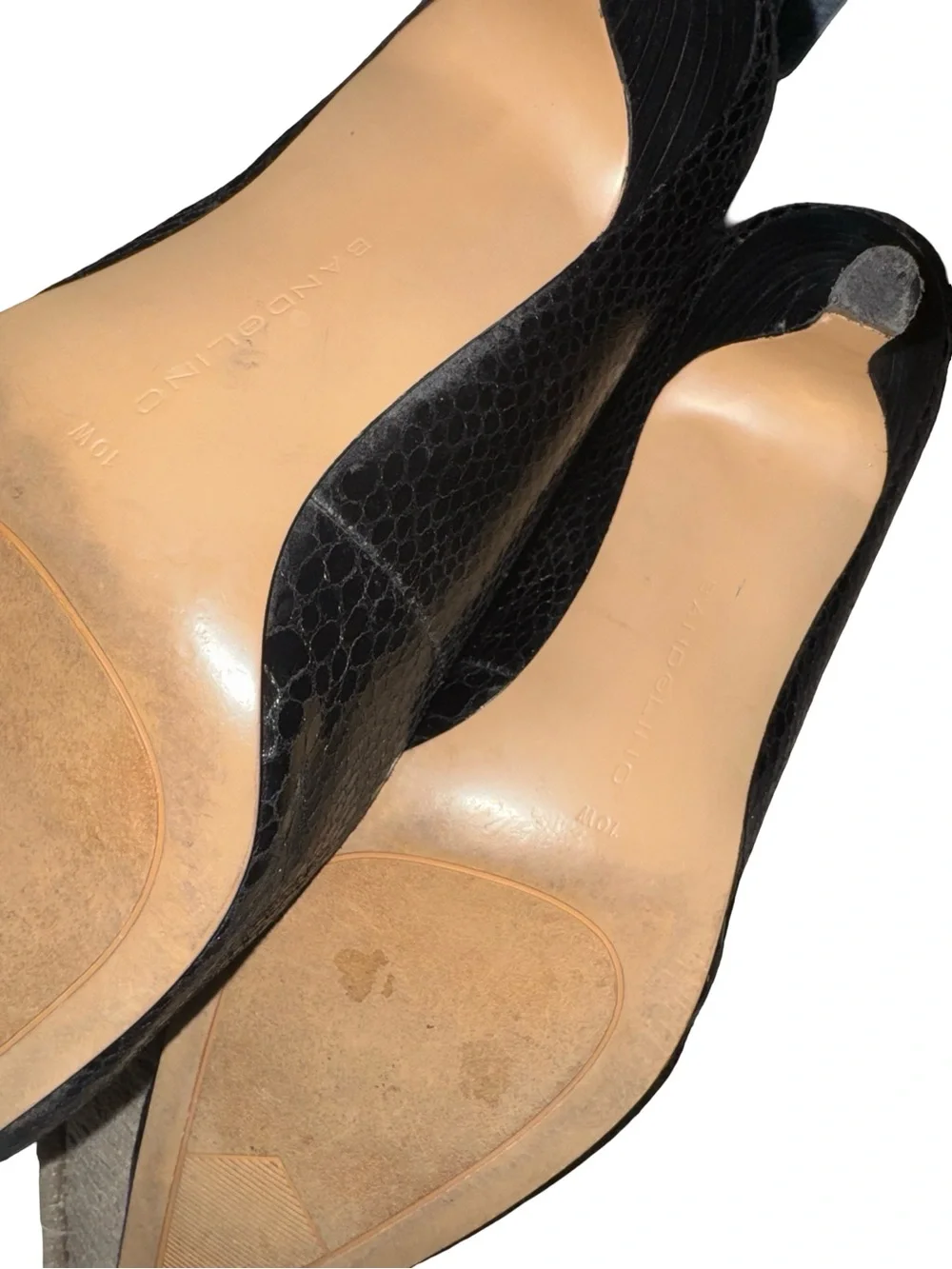 VTG BANDOLINO snakeskin kitten heel pump in black size 10M